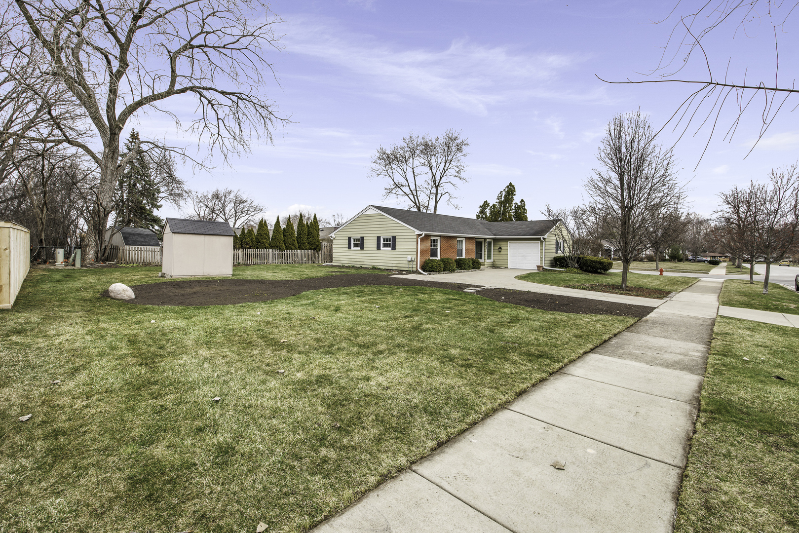 904 W Lynnwood Avenue, Arlington Heights, IL 60004
