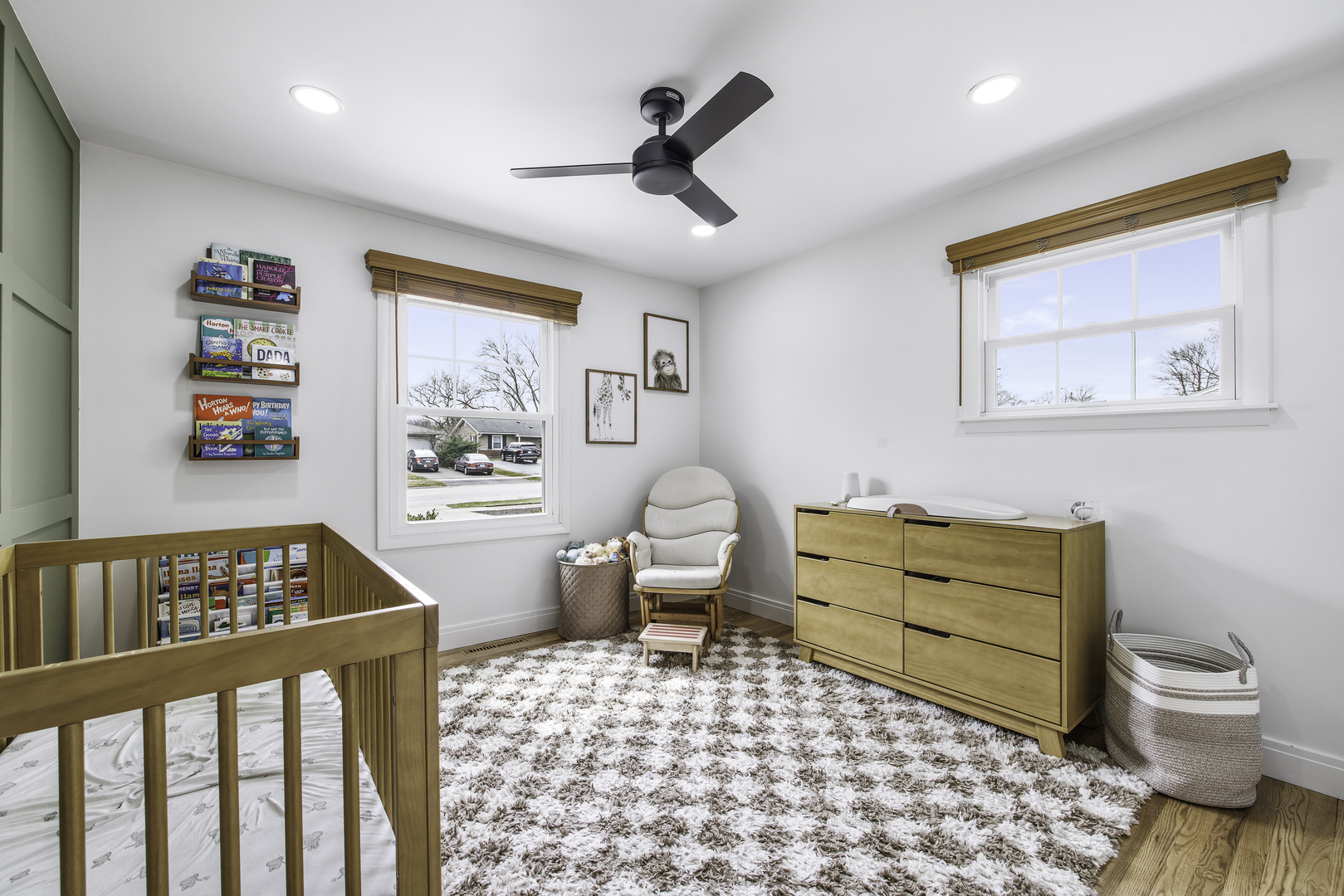 904 W Lynnwood Avenue, Arlington Heights, IL 60004