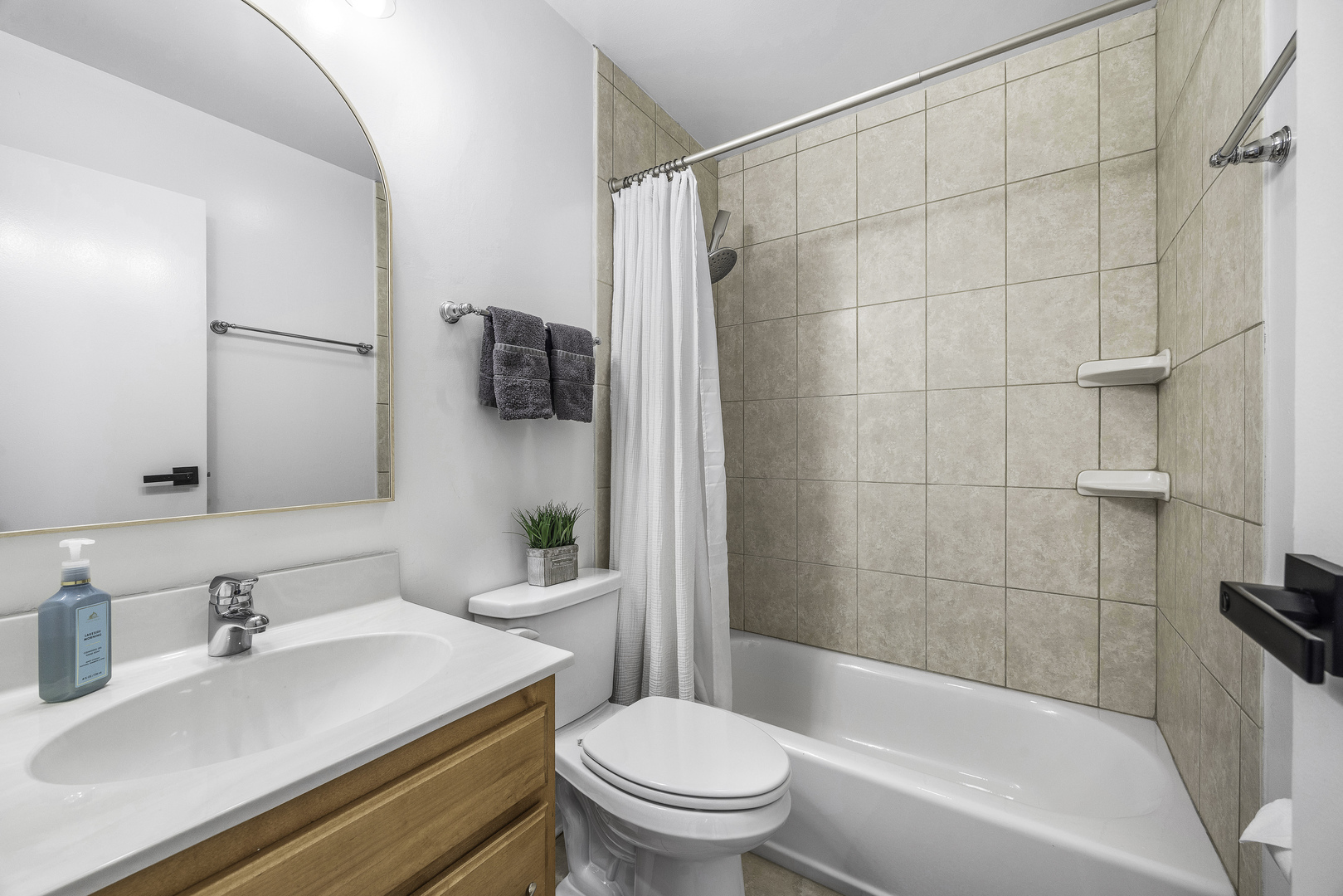 904 W Lynnwood Avenue, Arlington Heights, IL 60004