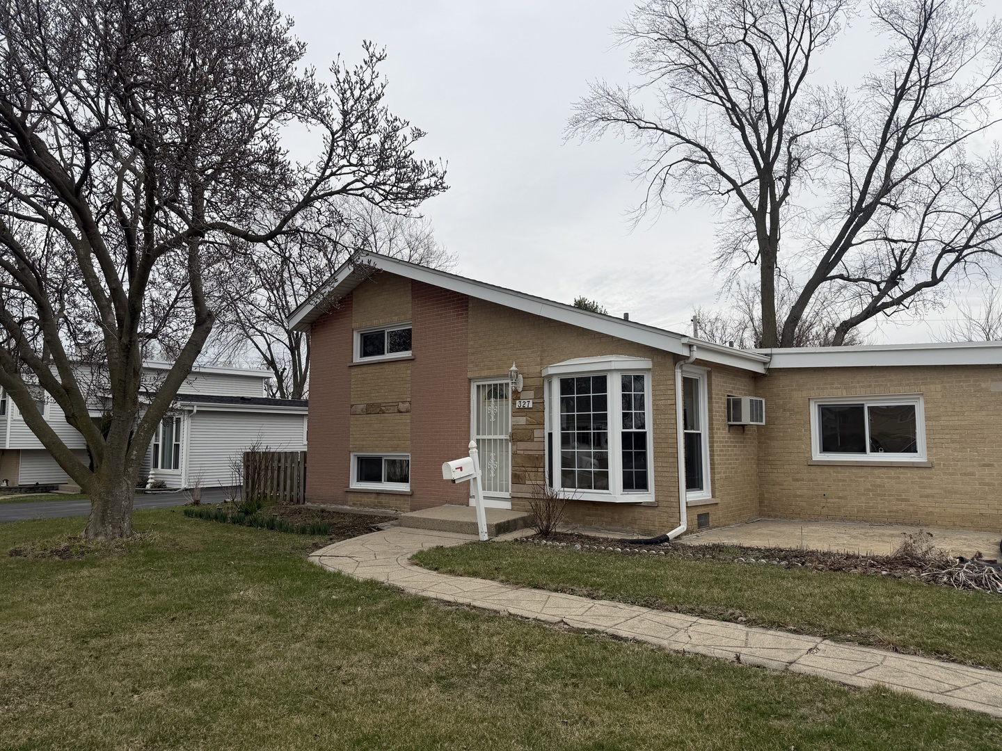 327 Morse Drive, Northlake, IL 60164