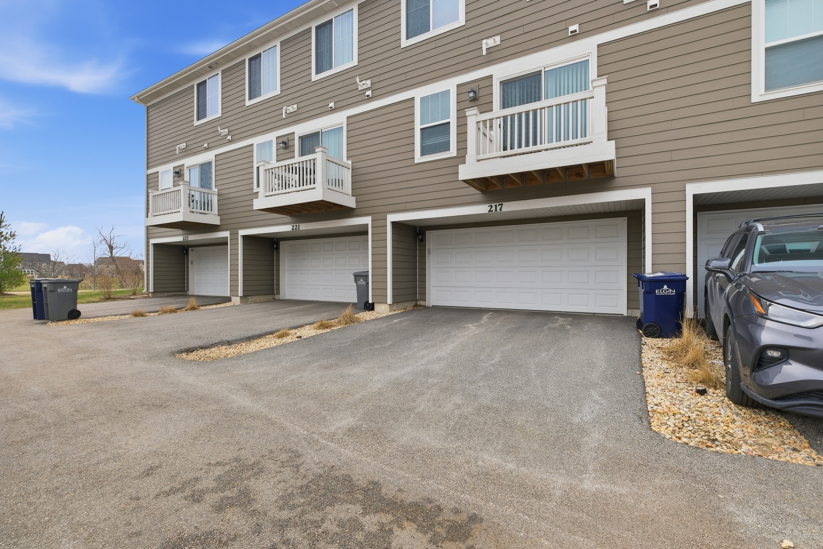 217 Goldenrod Drive, Elgin, IL 60124