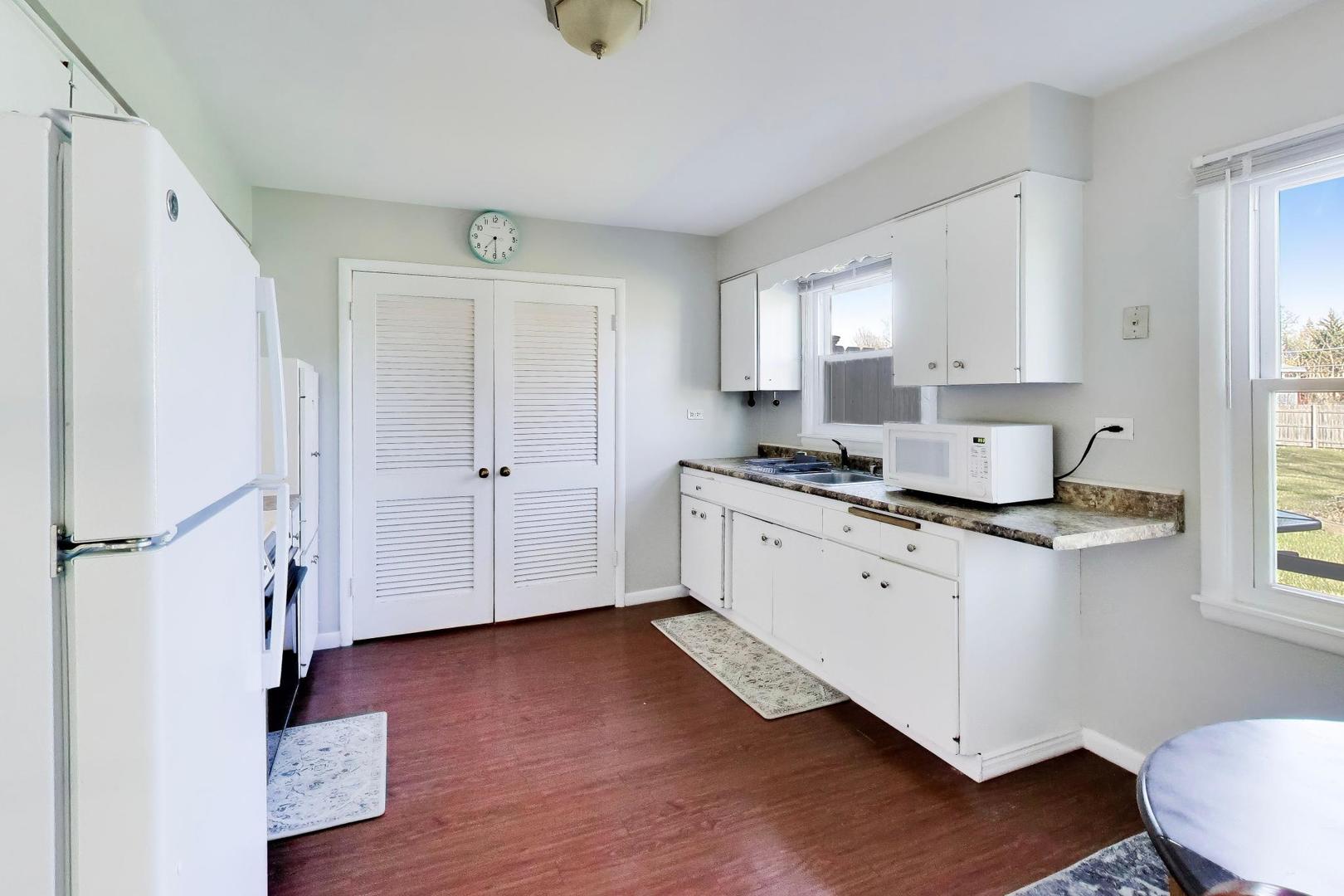 2N135 Bloomingdale Road, Glen Ellyn, IL 60139