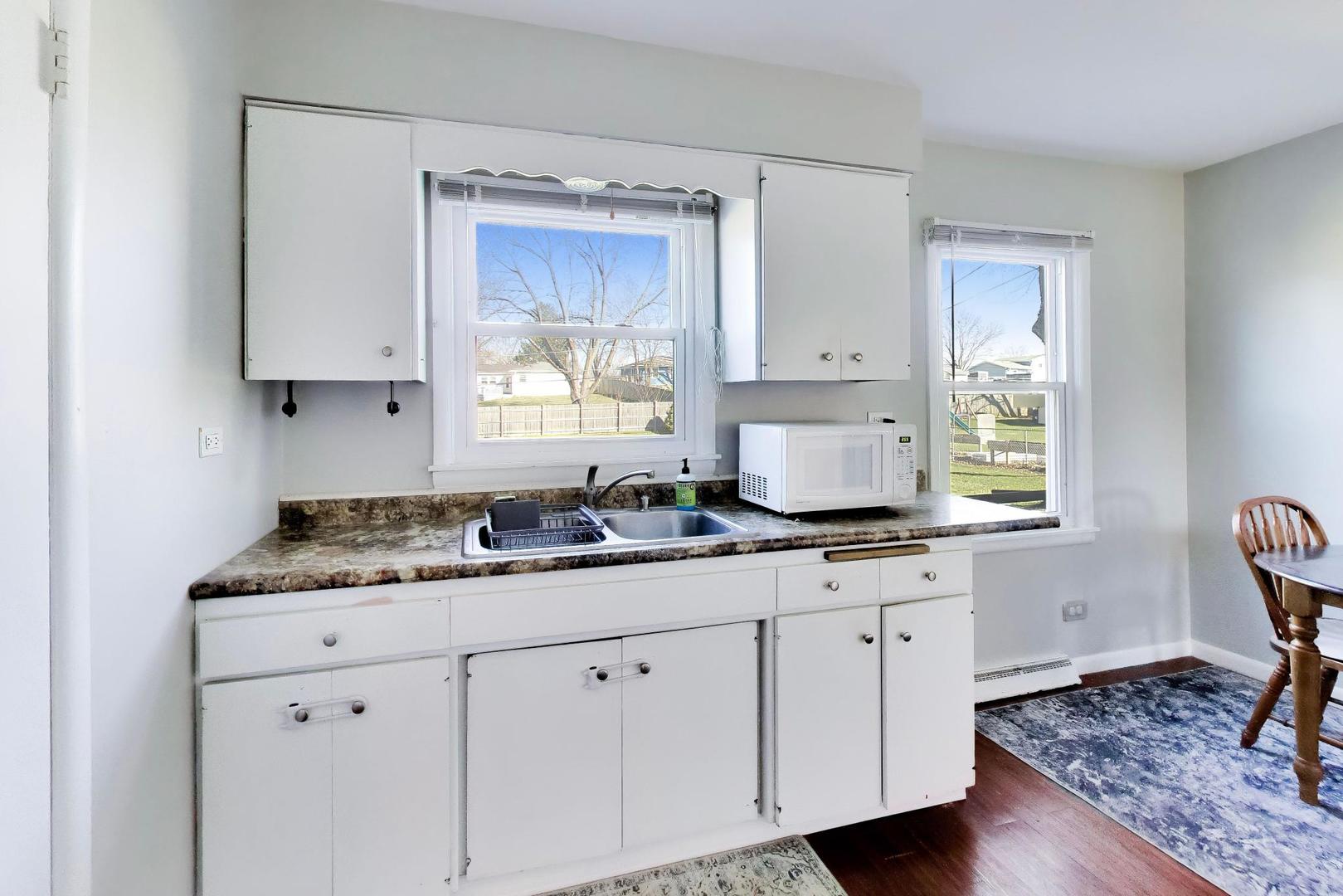 2N135 Bloomingdale Road, Glen Ellyn, IL 60139