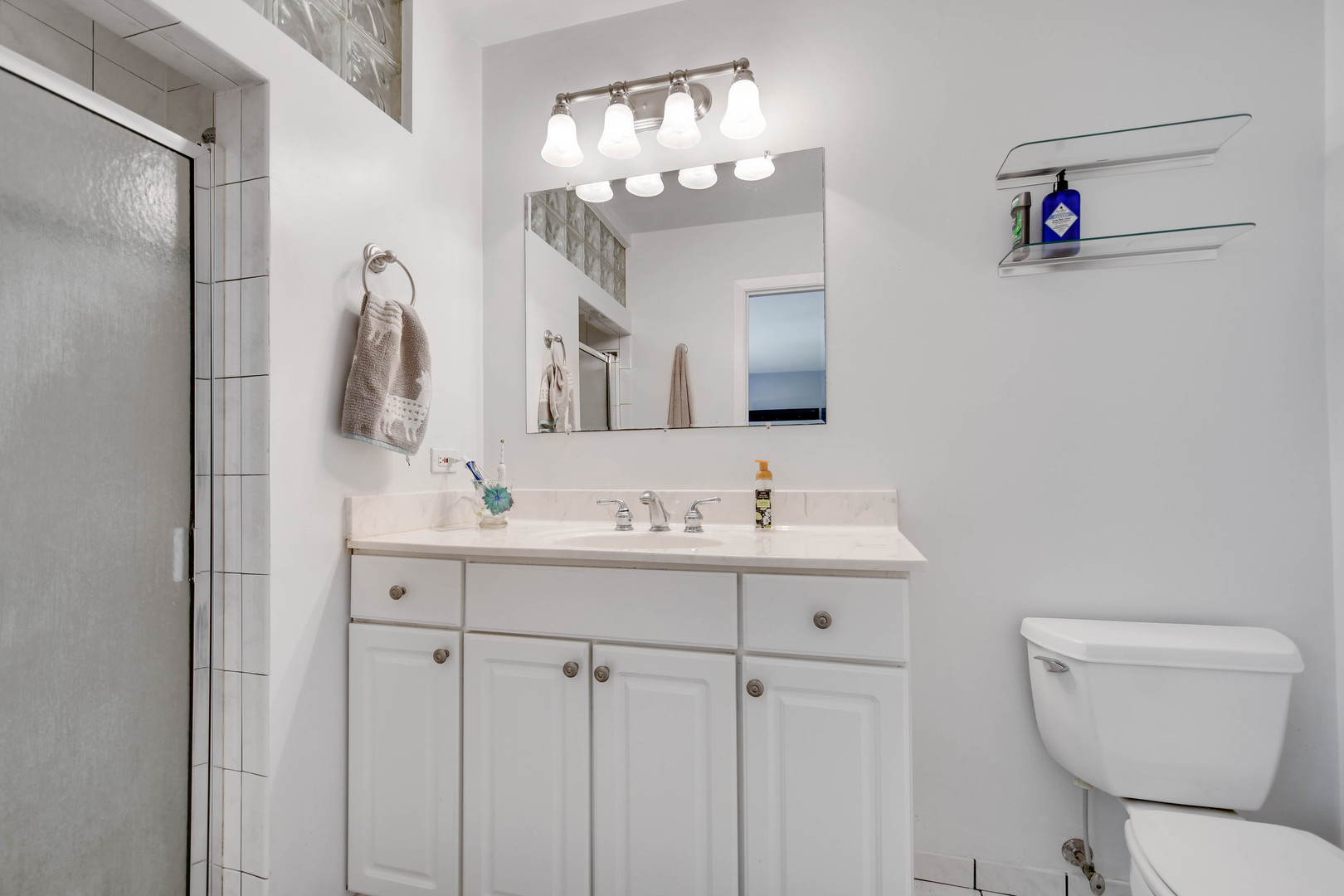 6914 Richmond Avenue, Darien, IL 60561