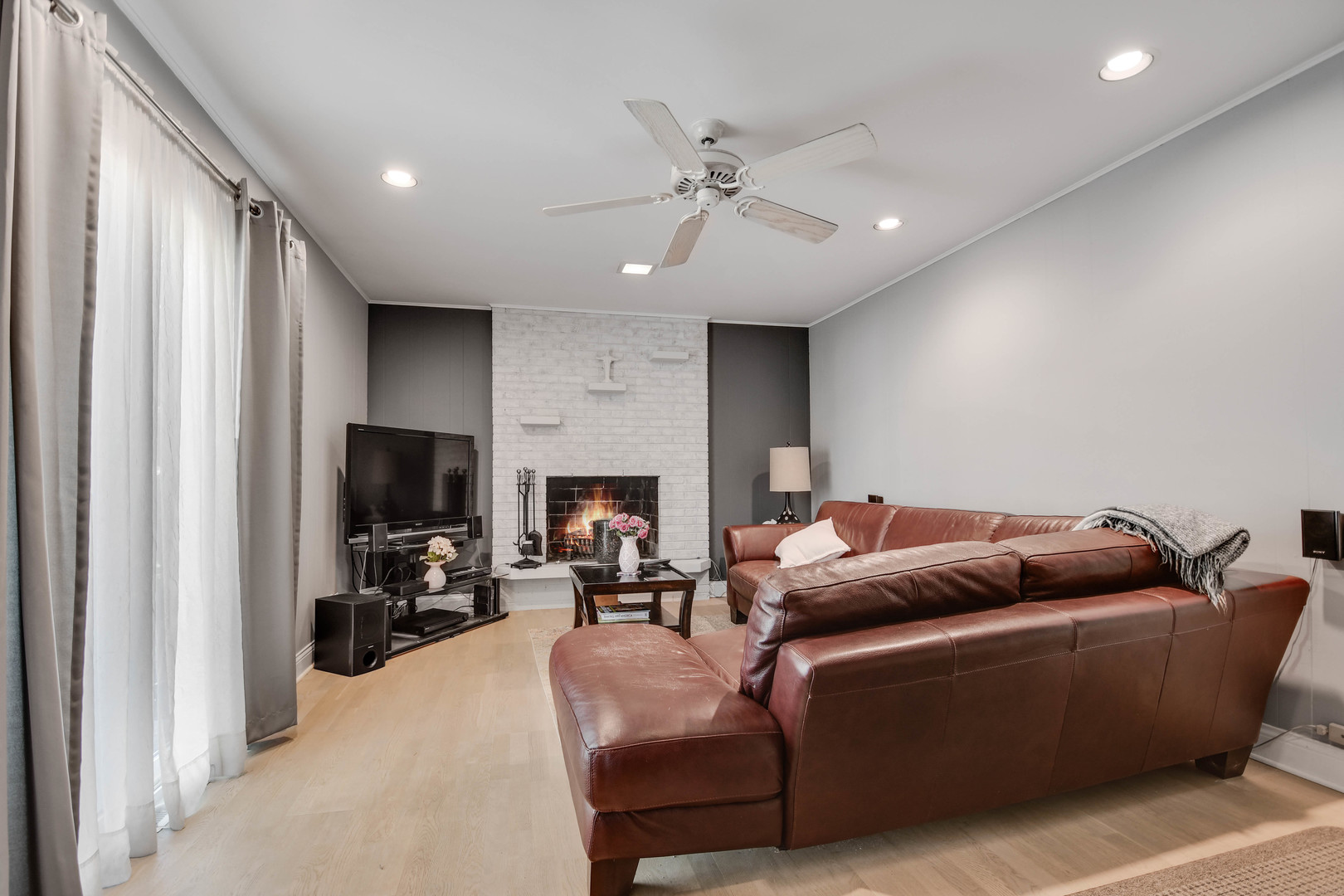 6914 Richmond Avenue, Darien, IL 60561