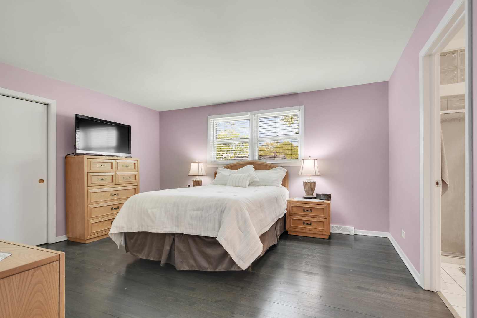 6914 Richmond Avenue, Darien, IL 60561