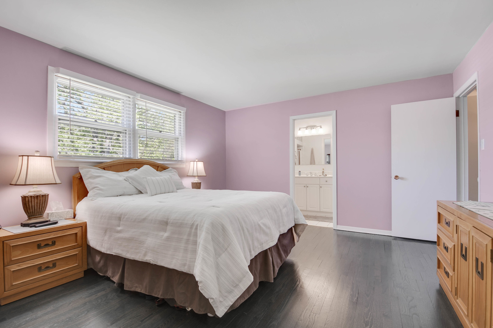 6914 Richmond Avenue, Darien, IL 60561