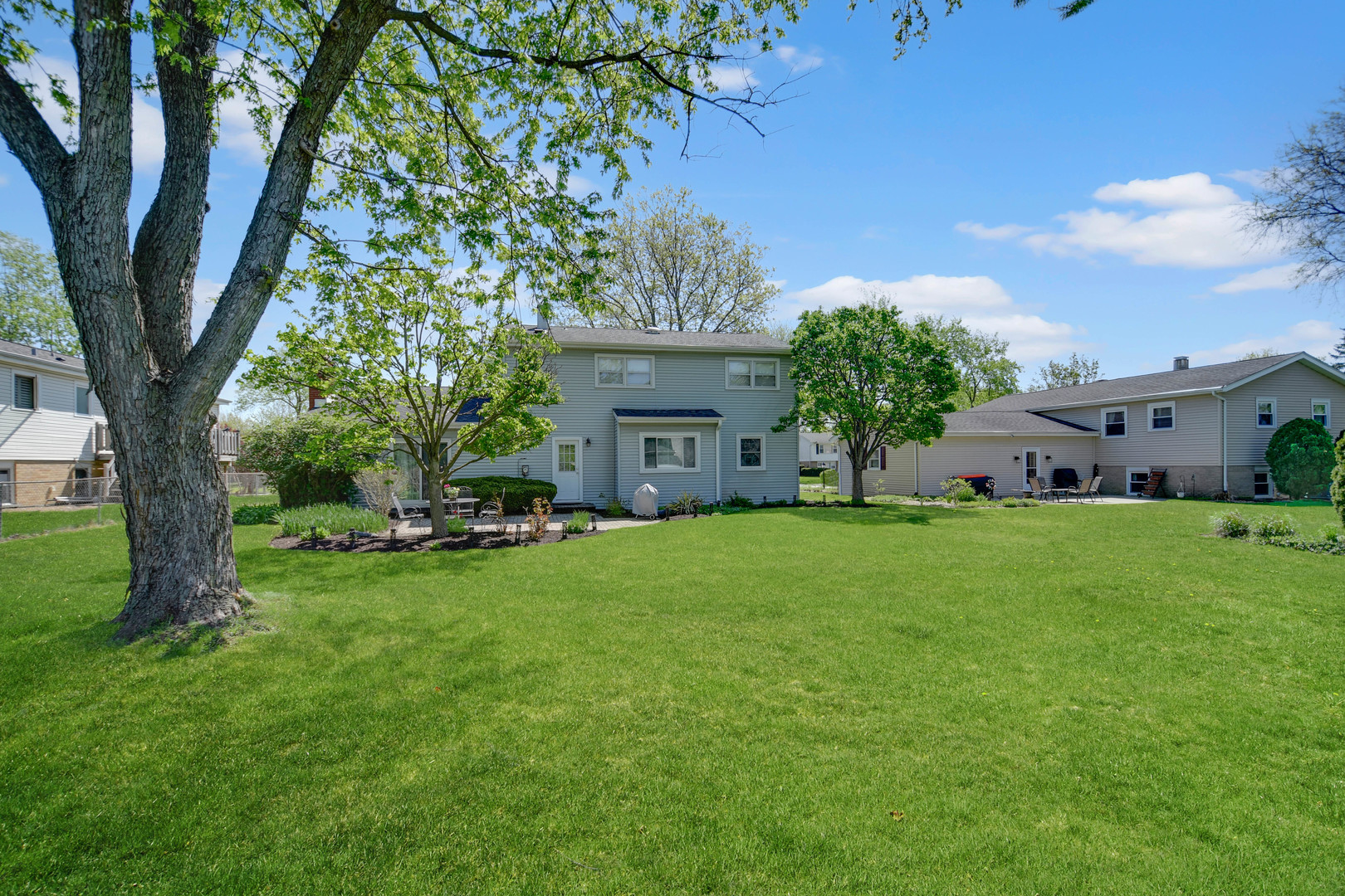 6914 Richmond Avenue, Darien, IL 60561