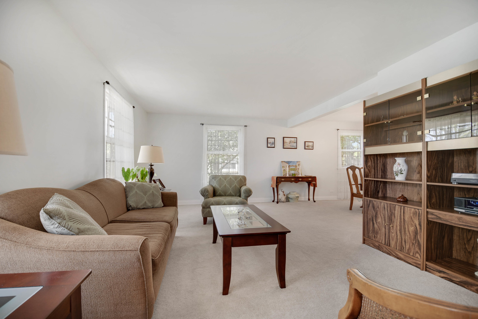 6914 Richmond Avenue, Darien, IL 60561