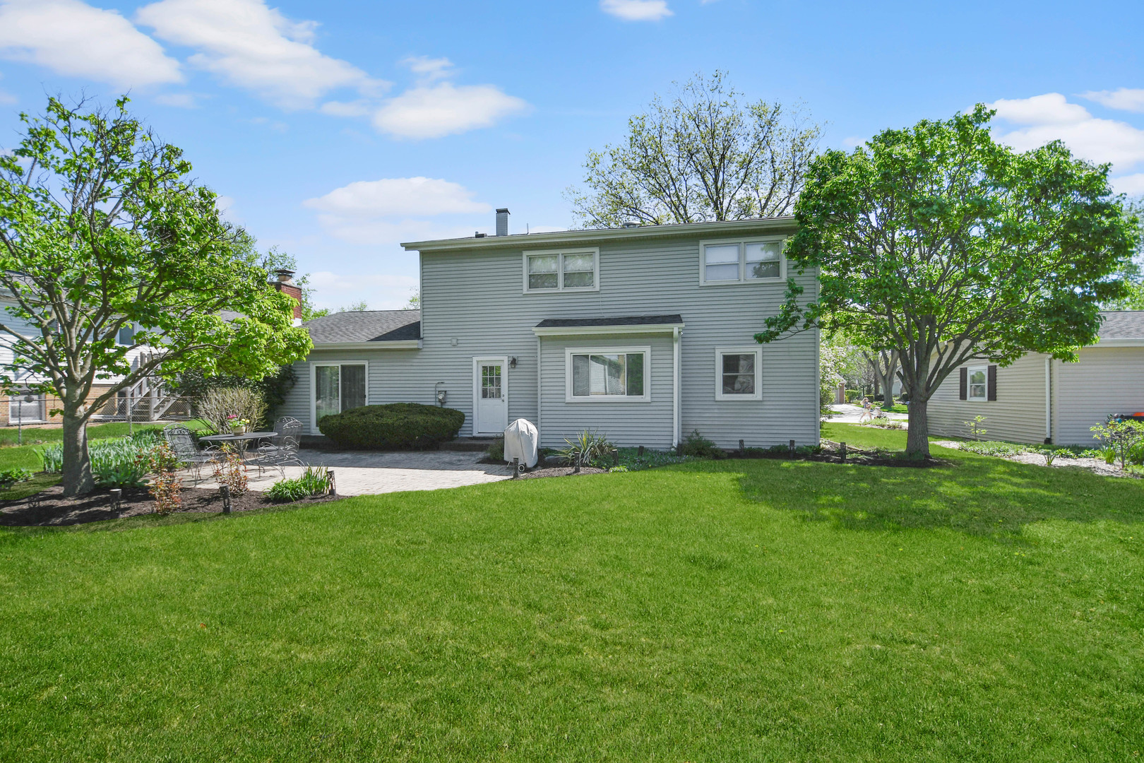 6914 Richmond Avenue, Darien, IL 60561