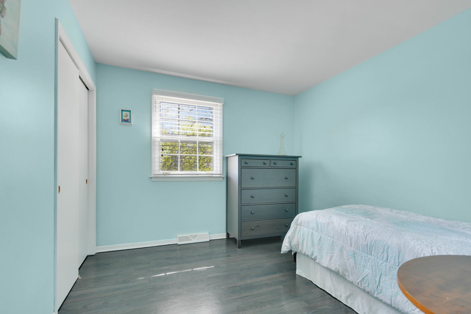 6914 Richmond Avenue, Darien, IL 60561