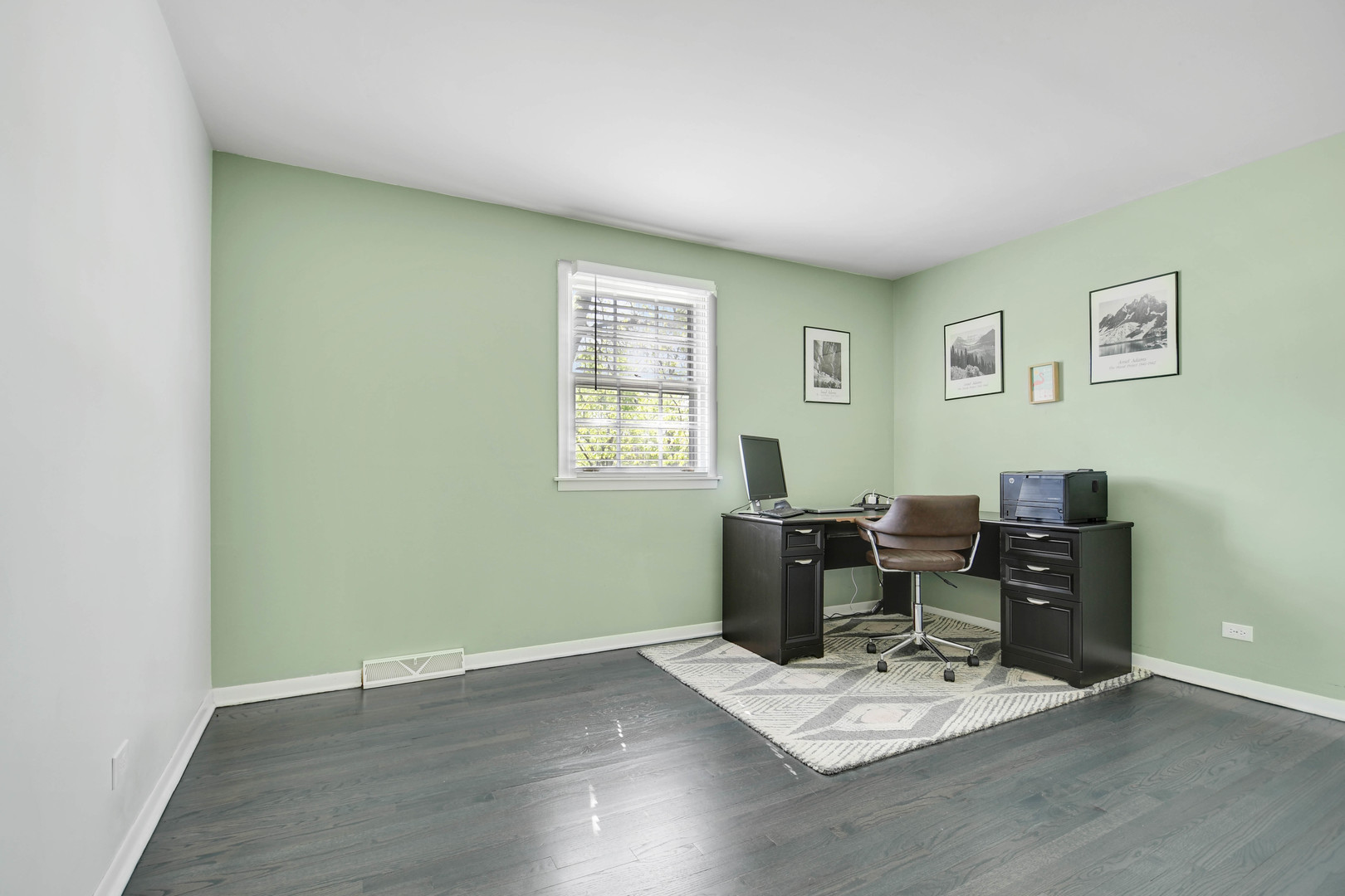 6914 Richmond Avenue, Darien, IL 60561