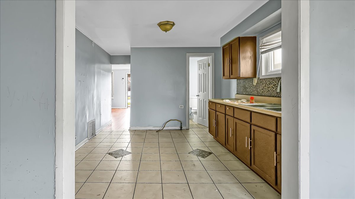 1048 W 104th Place, Chicago, IL 60643