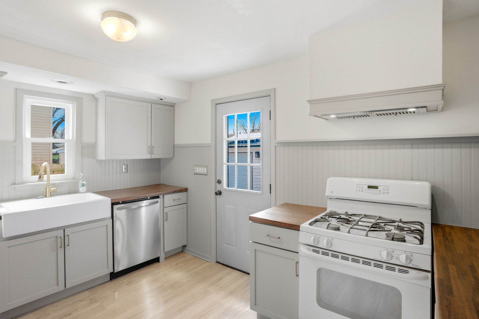 3114 Enoch Avenue, Zion, IL 60099