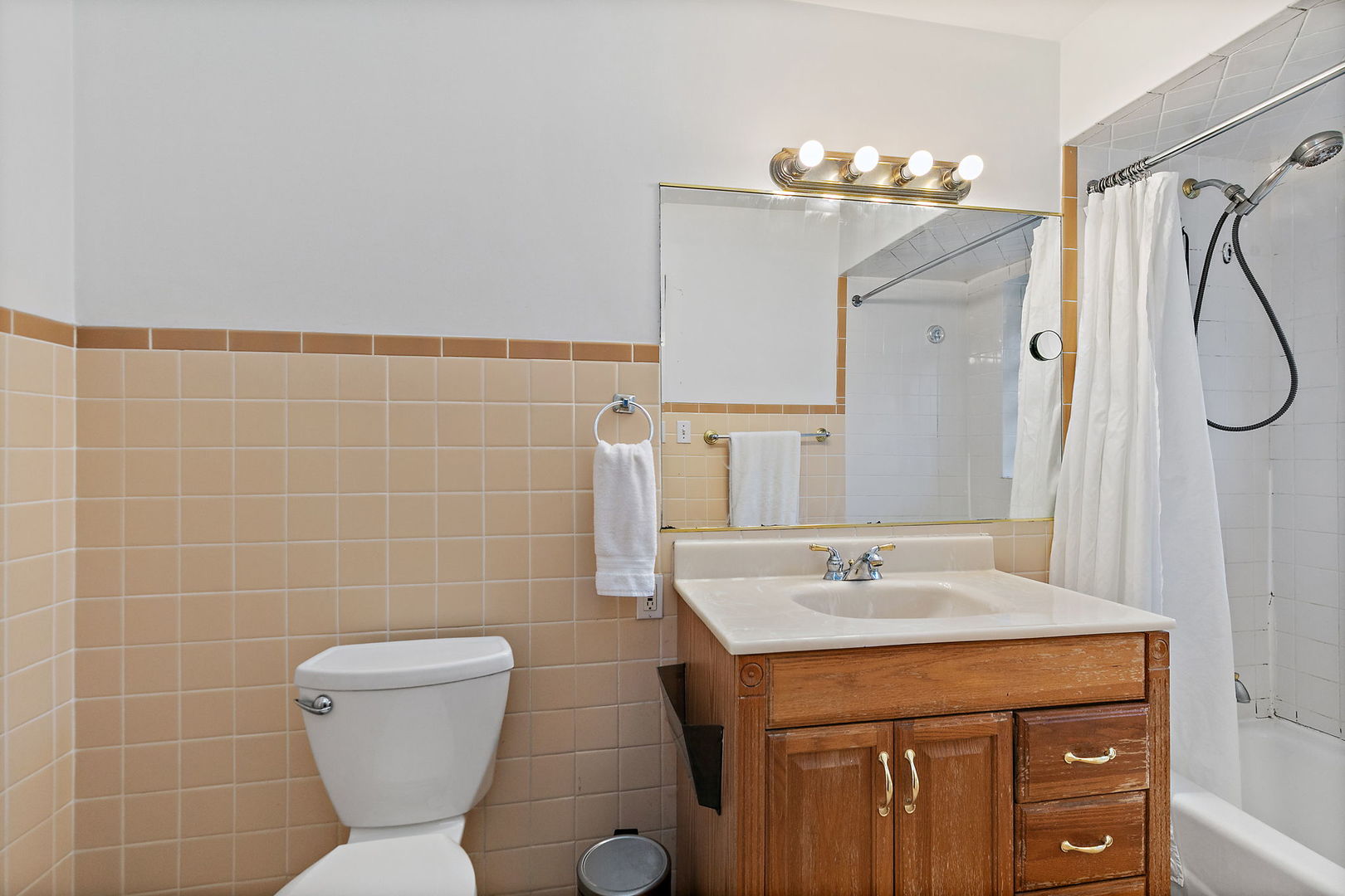 1111 N Harlem Avenue #2A, Oak Park, IL 60302