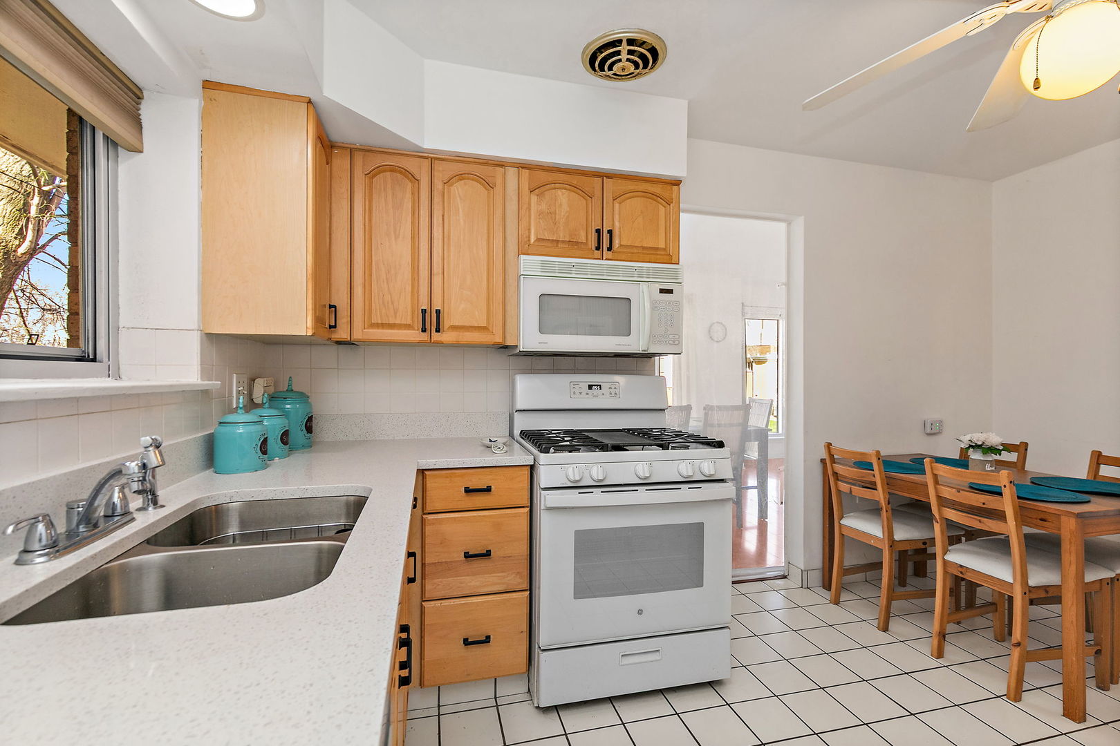 1111 N Harlem Avenue #2A, Oak Park, IL 60302