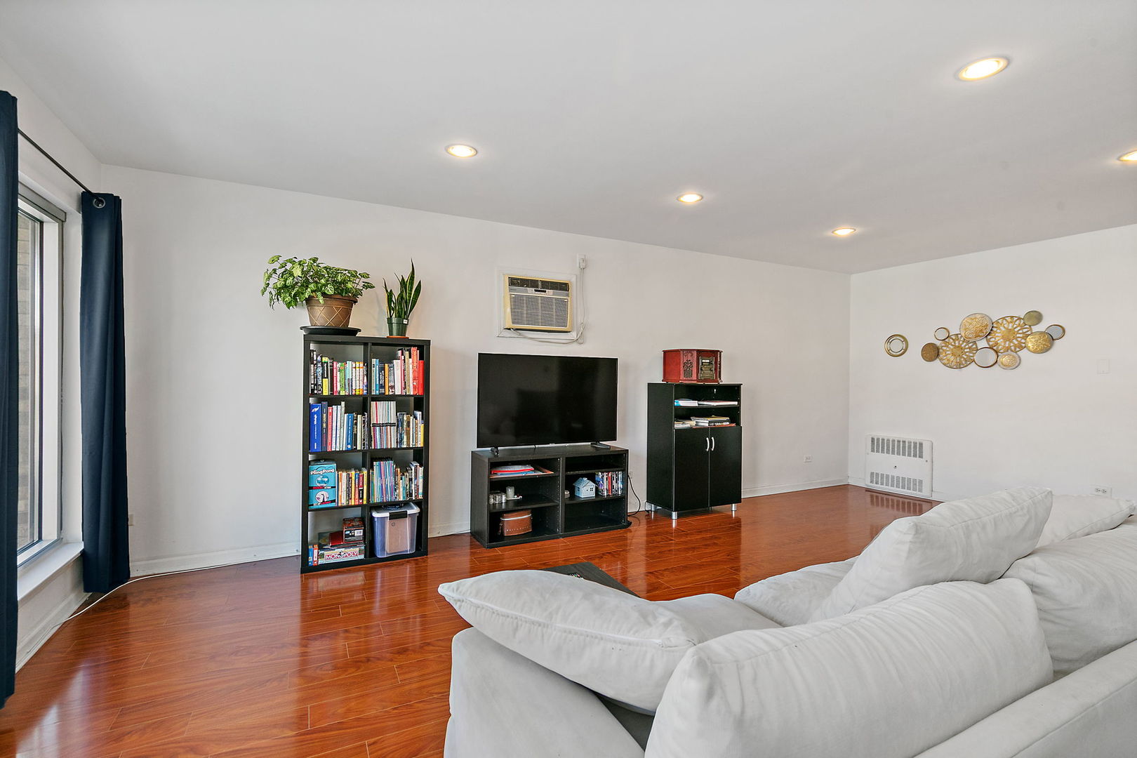 1111 N Harlem Avenue #2A, Oak Park, IL 60302