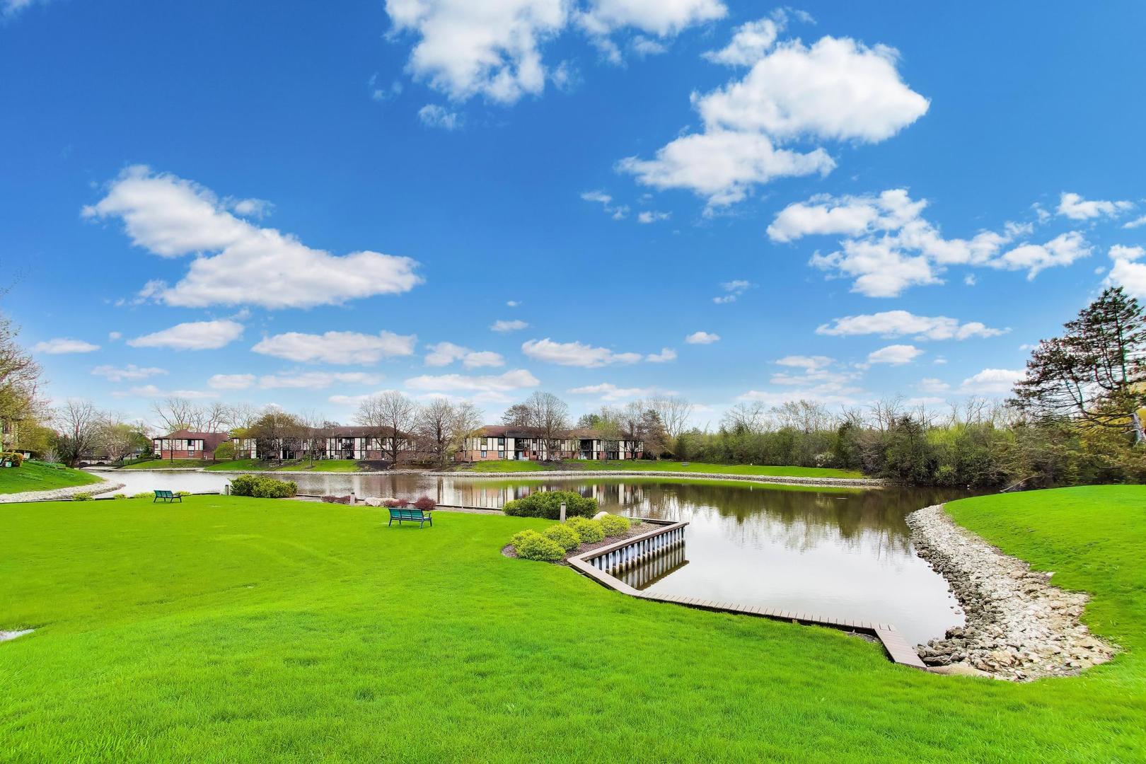 1048 Harbour Court #2B, Wheeling, IL 60090