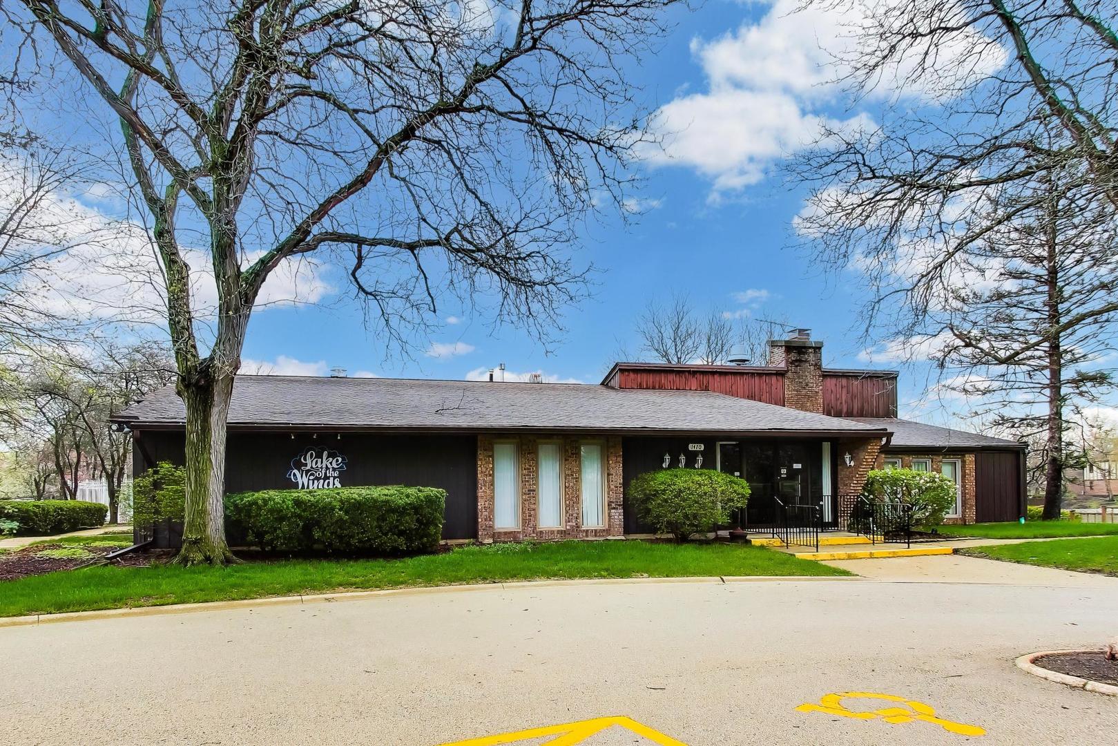 1048 Harbour Court #2B, Wheeling, IL 60090