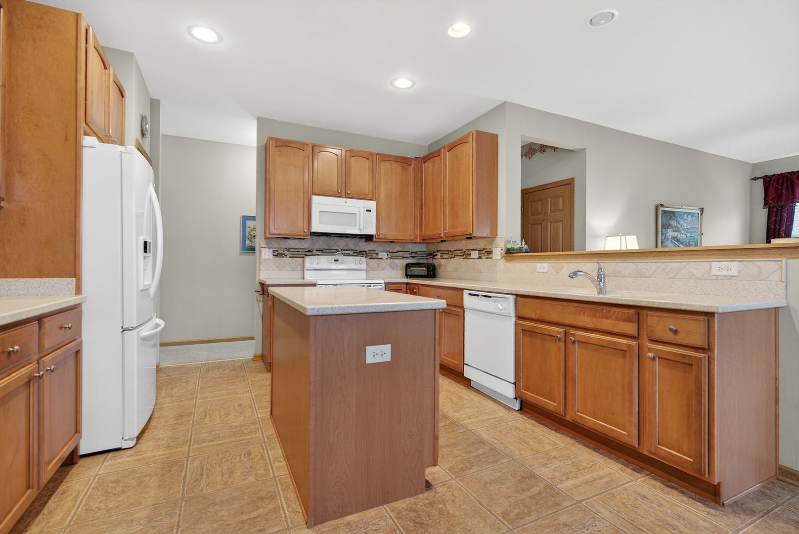 507 Homeview Drive, Oswego, IL 60543