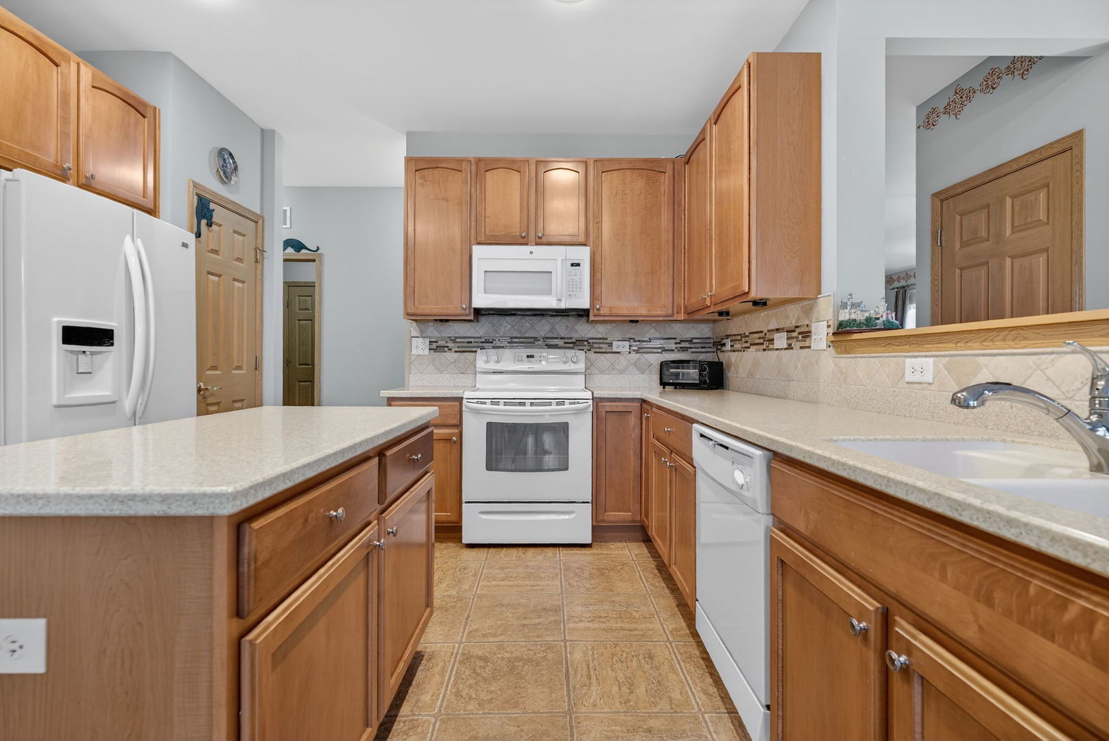 507 Homeview Drive, Oswego, IL 60543