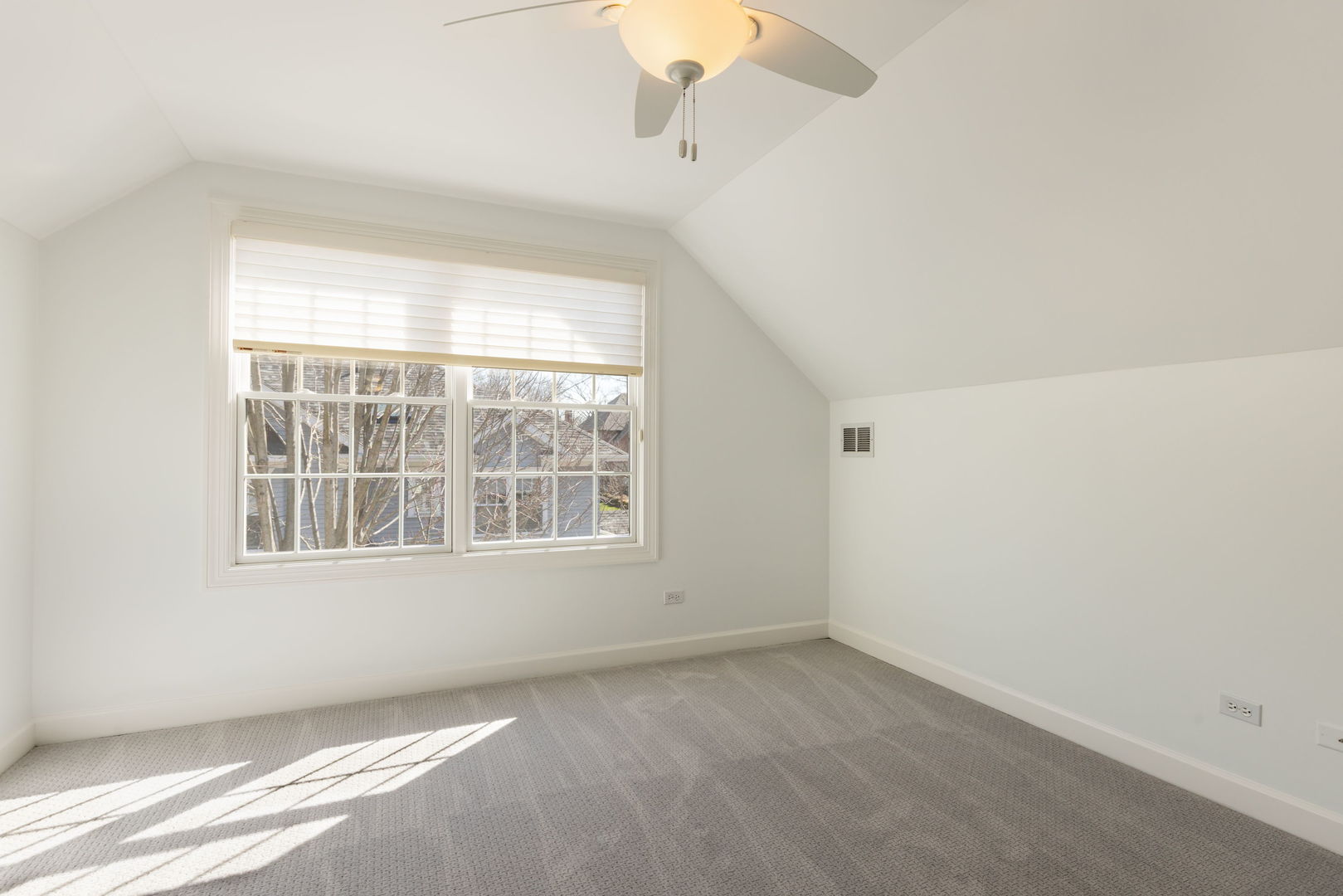 148 Jane Court, Clarendon Hills, IL 60514