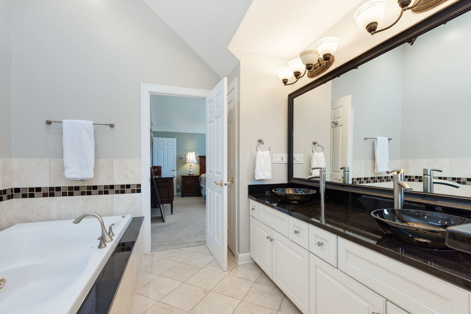 148 Jane Court, Clarendon Hills, IL 60514