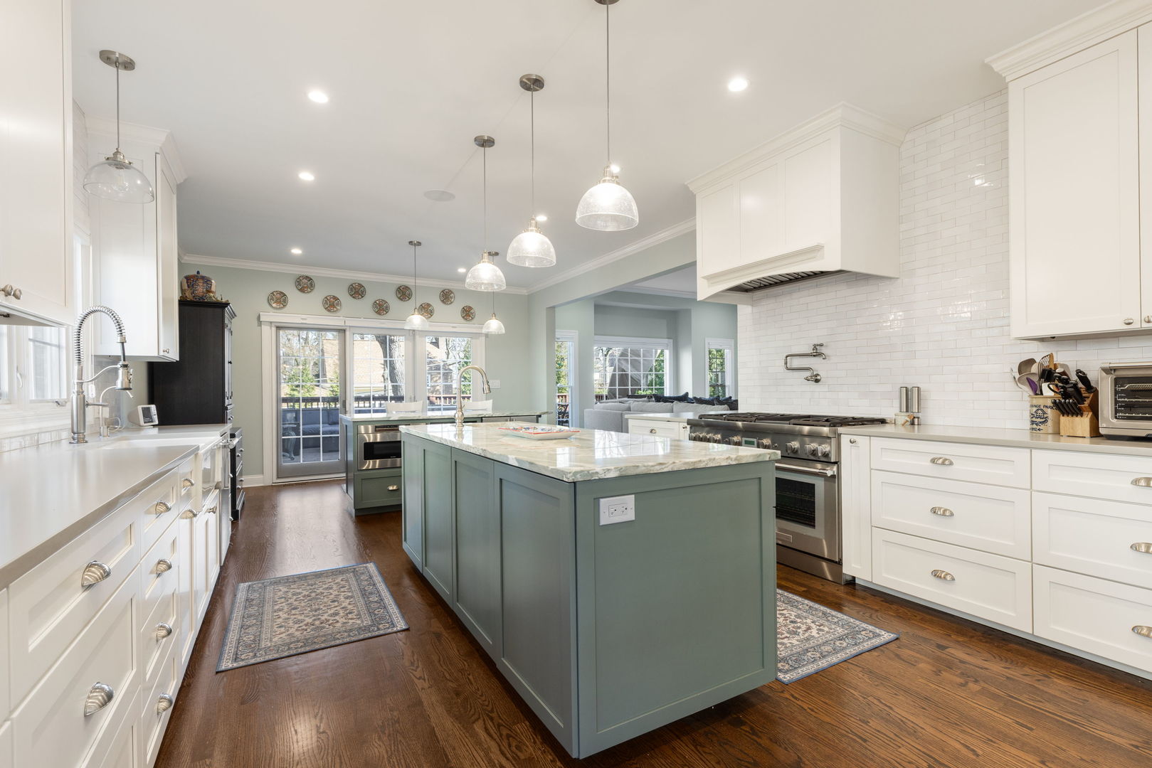 148 Jane Court, Clarendon Hills, IL 60514