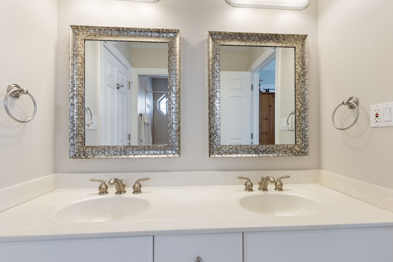 148 Jane Court, Clarendon Hills, IL 60514