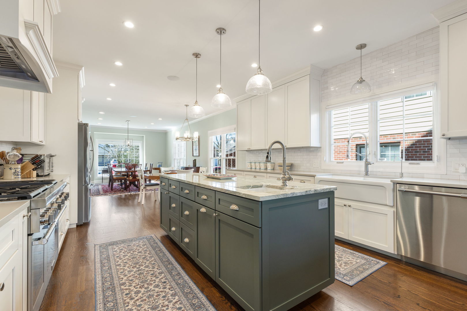 148 Jane Court, Clarendon Hills, IL 60514