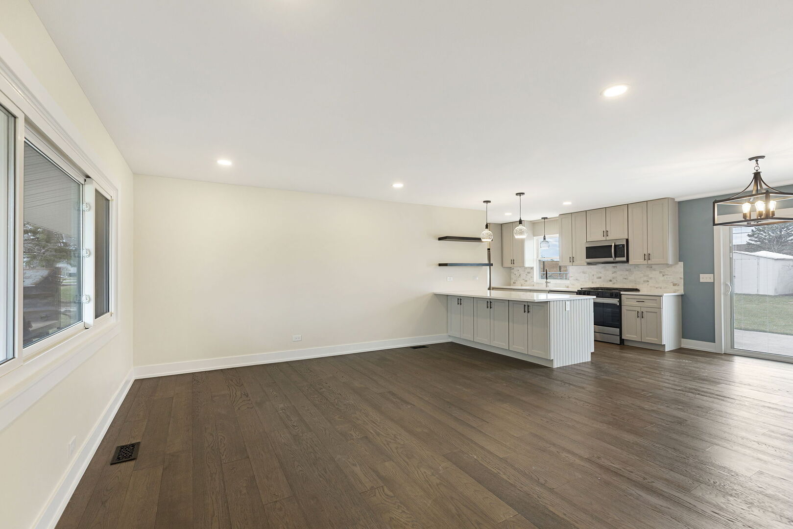 1910 Ashley Road, Hoffman Estates, IL 60169