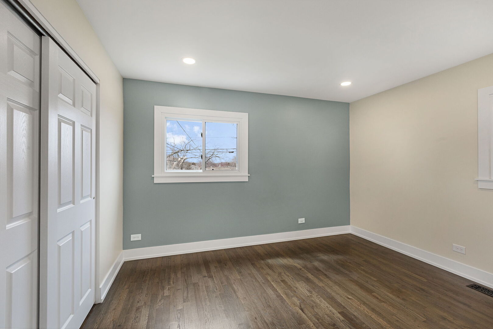 1910 Ashley Road, Hoffman Estates, IL 60169