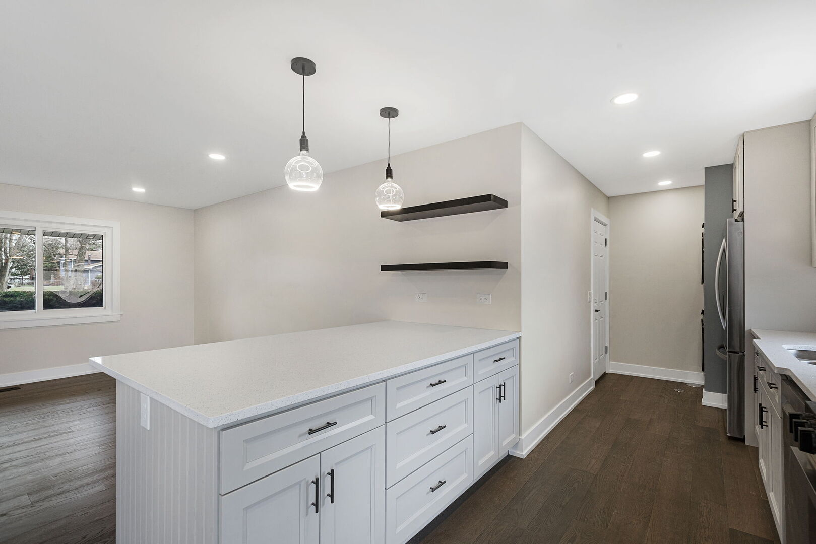 1910 Ashley Road, Hoffman Estates, IL 60169