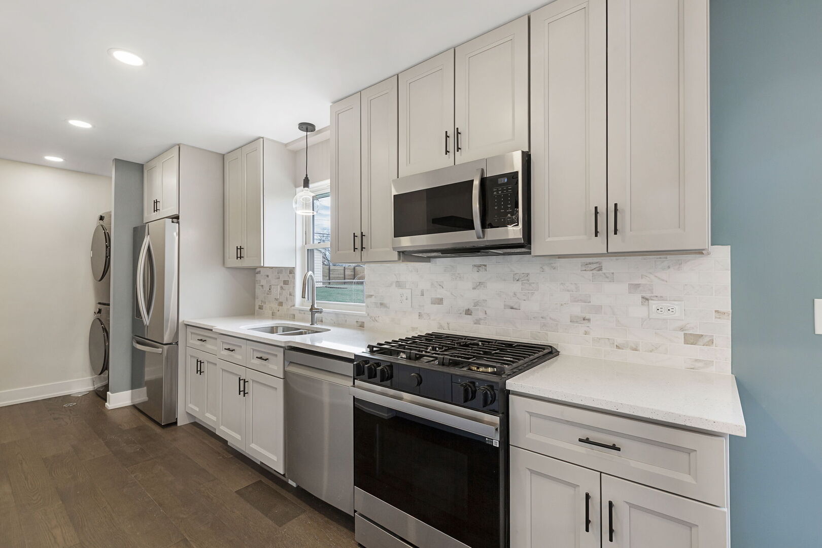 1910 Ashley Road, Hoffman Estates, IL 60169