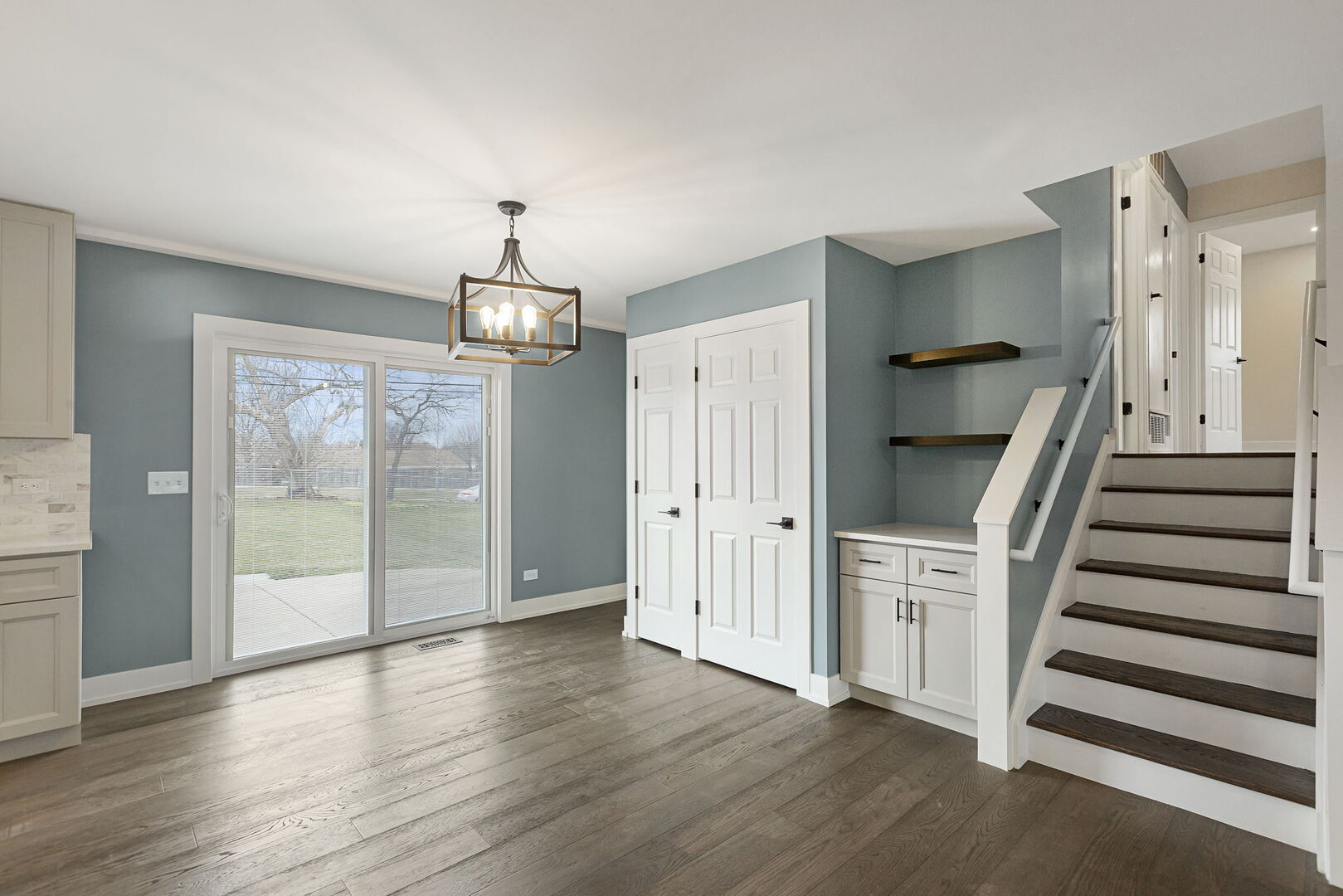 1910 Ashley Road, Hoffman Estates, IL 60169