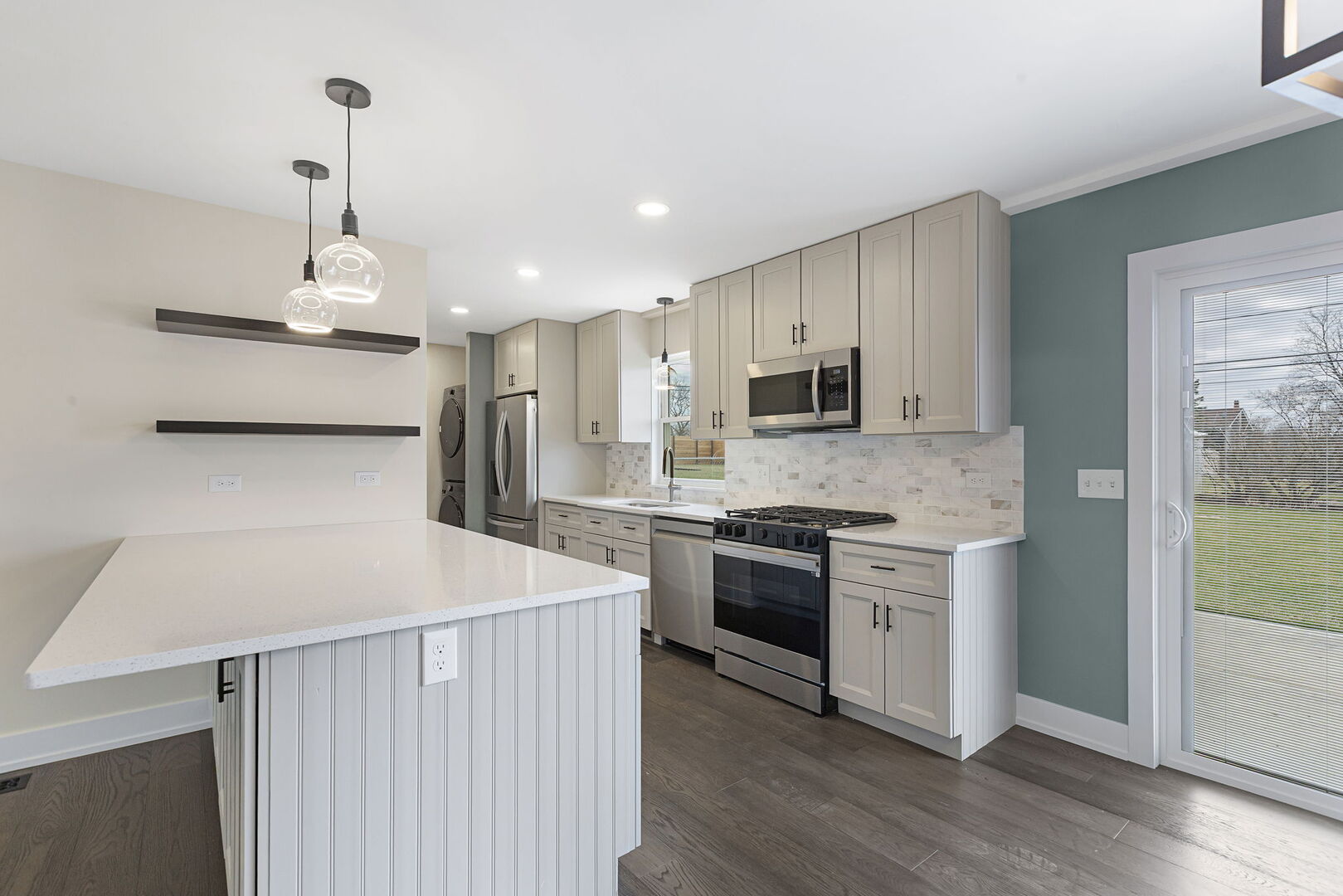 1910 Ashley Road, Hoffman Estates, IL 60169