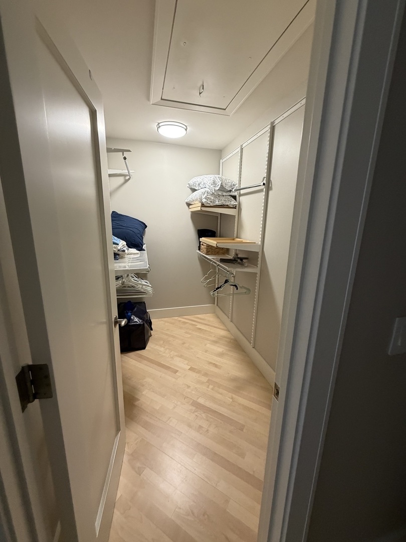 525 Senon Drive, Lemont, IL 60439