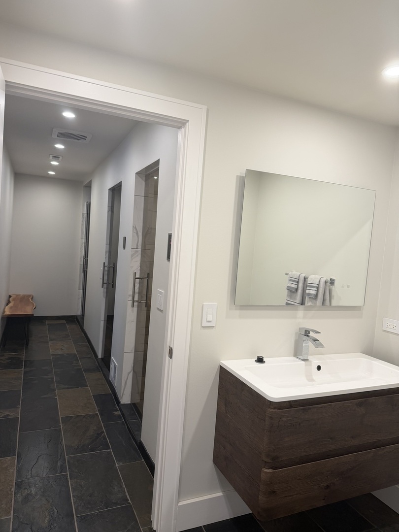 525 Senon Drive, Lemont, IL 60439