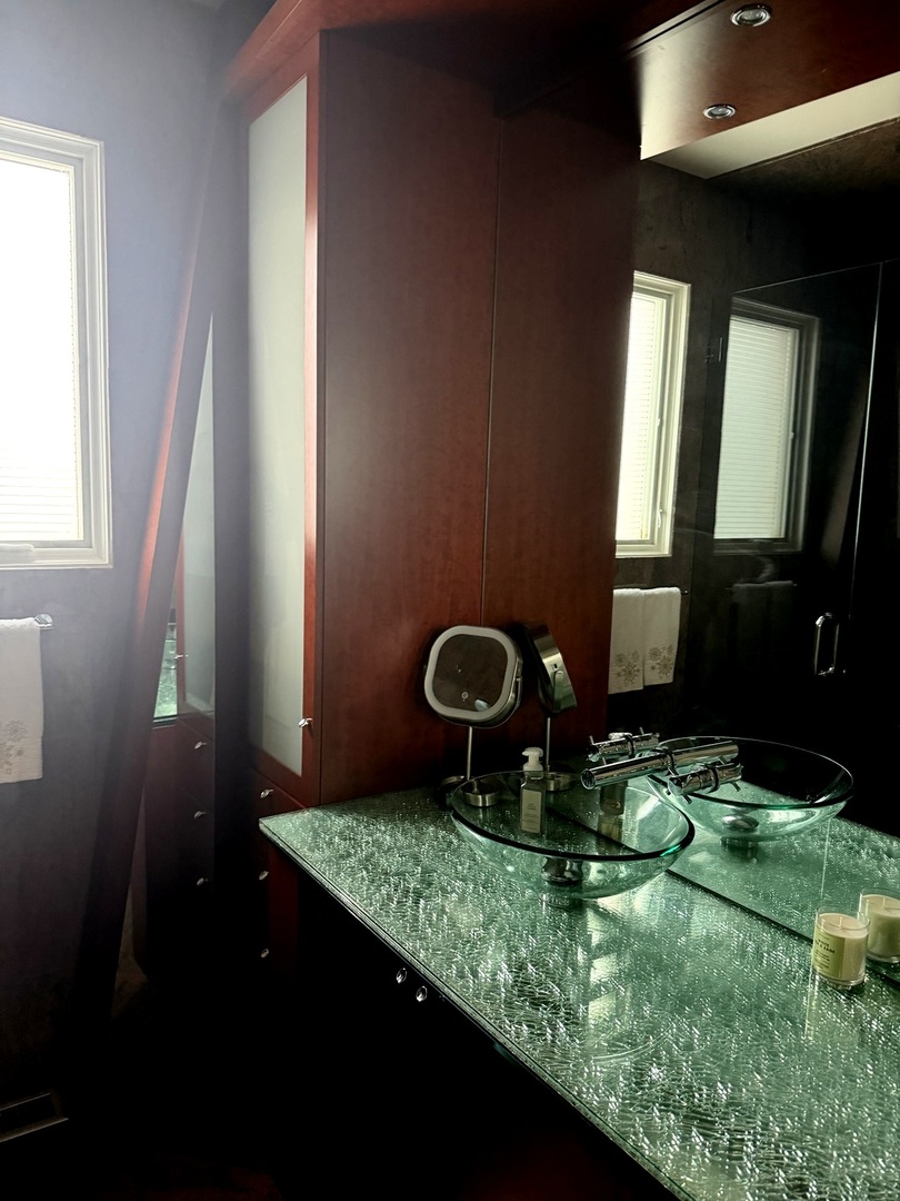 525 Senon Drive, Lemont, IL 60439