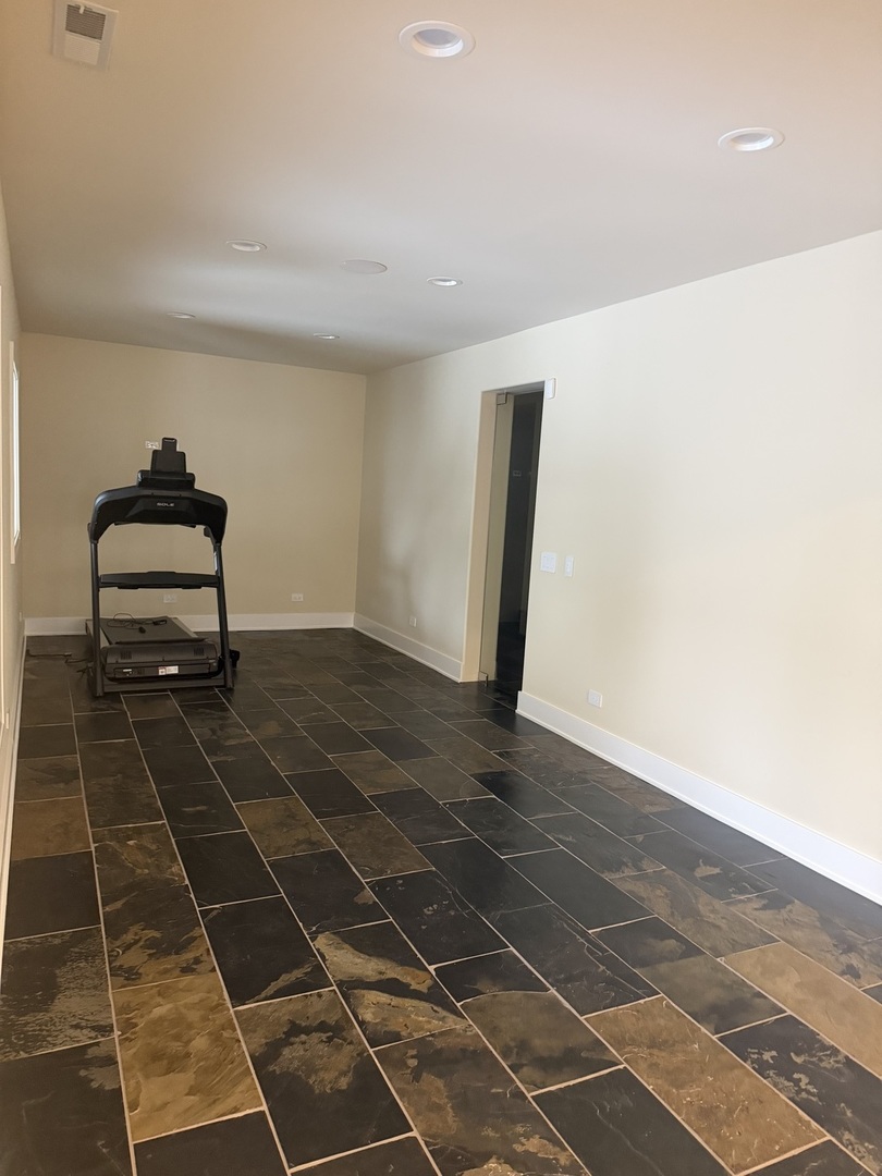 525 Senon Drive, Lemont, IL 60439