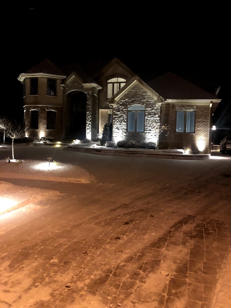 525 Senon Drive, Lemont, IL 60439