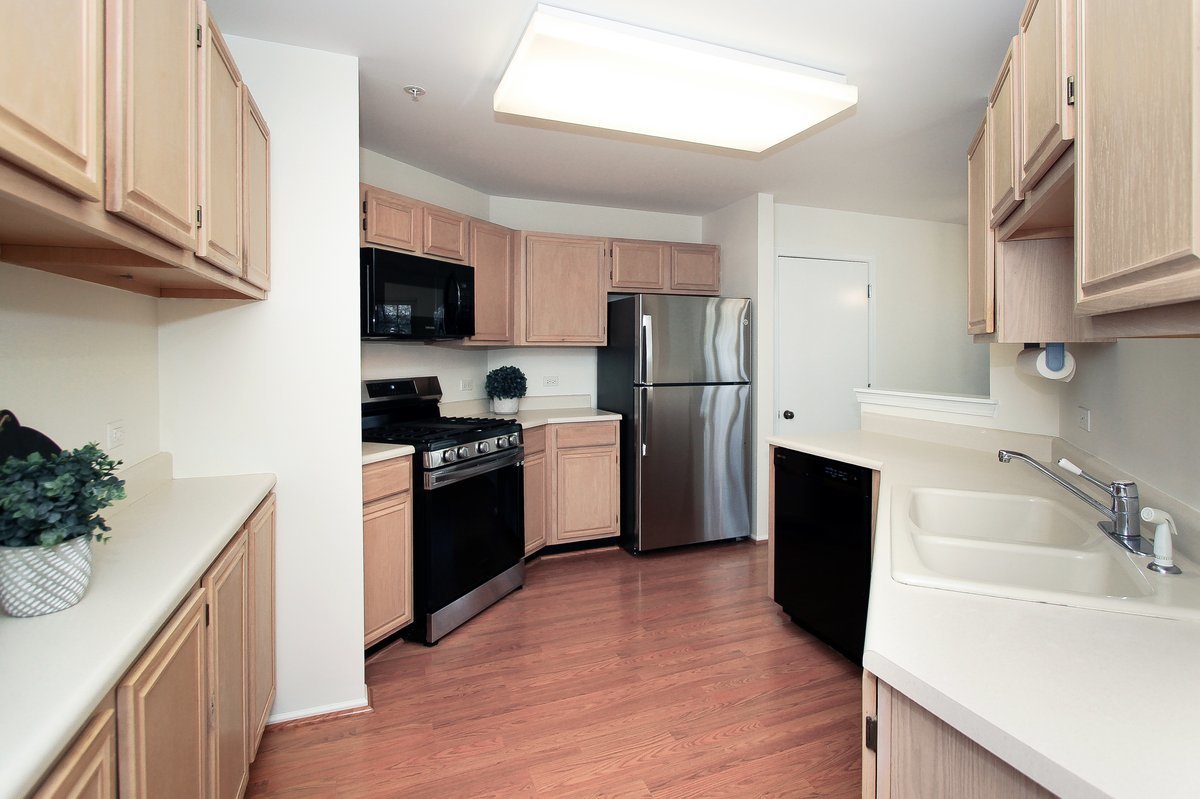 1652 Cayman Court #1, Bartlett, IL 60103