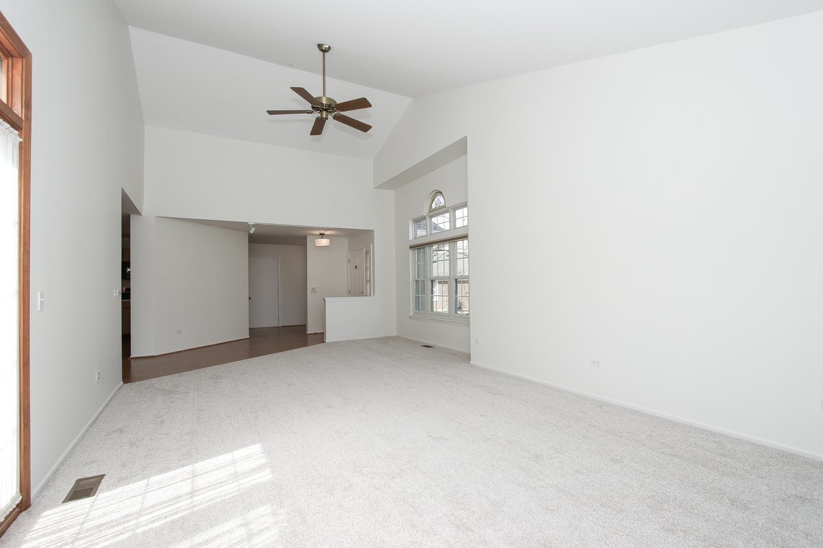 1652 Cayman Court #1, Bartlett, IL 60103