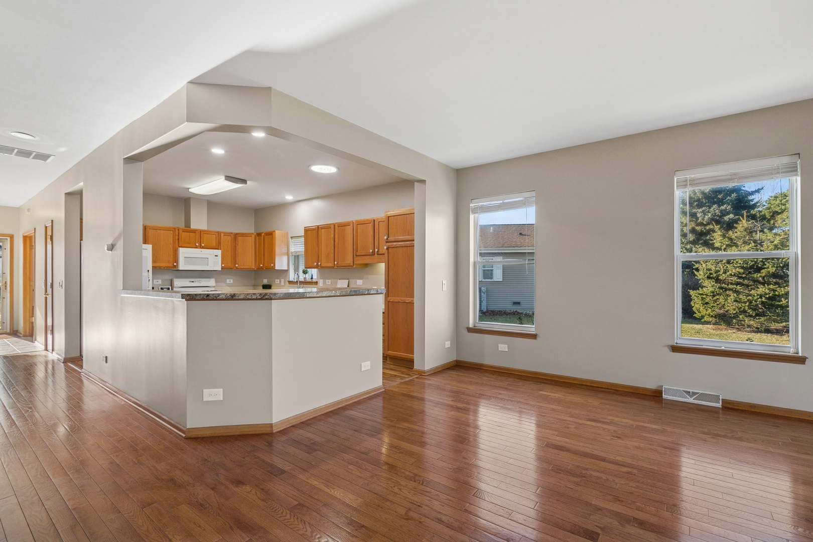 3840 Fox Hunt Way, Grayslake, IL 60030