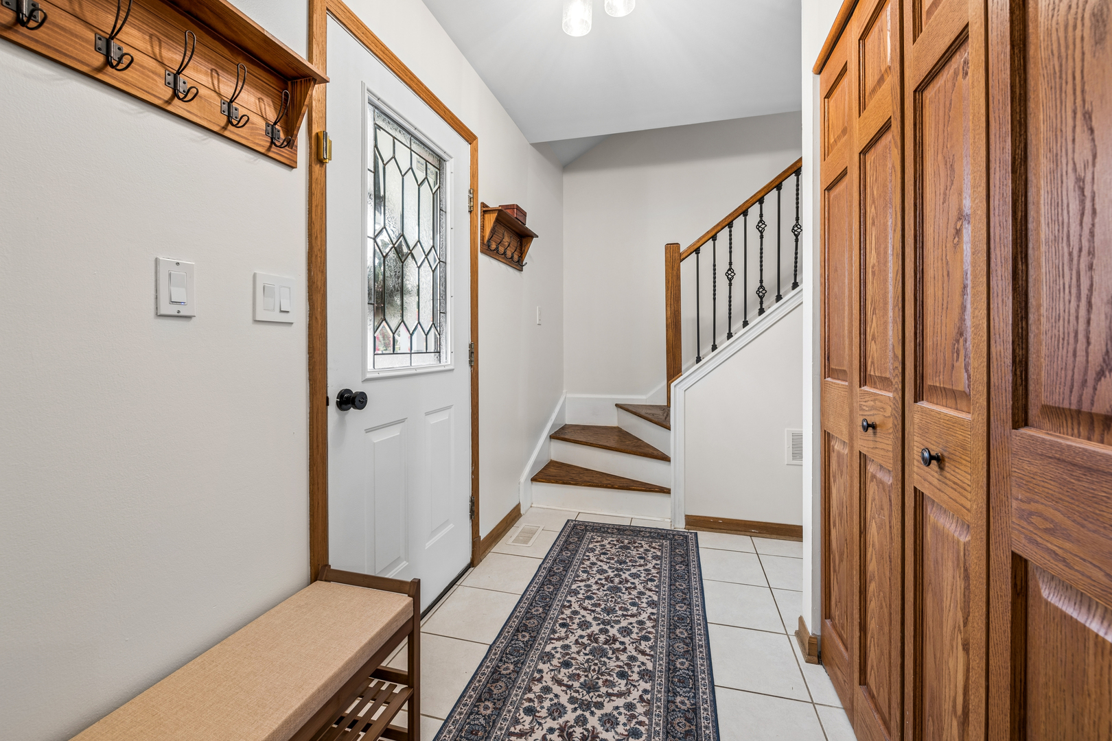 1112 WOODLAKE Drive, Carol Stream, IL 60188