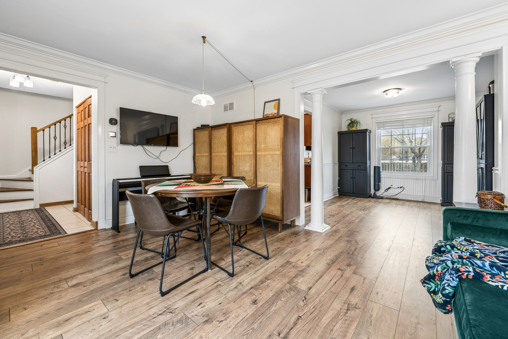 1112 WOODLAKE Drive, Carol Stream, IL 60188