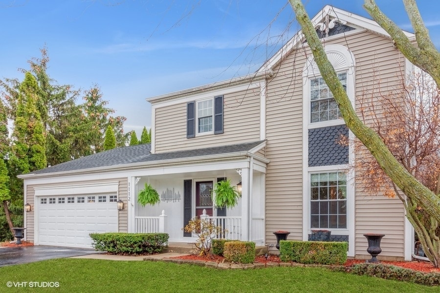 1112 WOODLAKE Drive, Carol Stream, IL 60188
