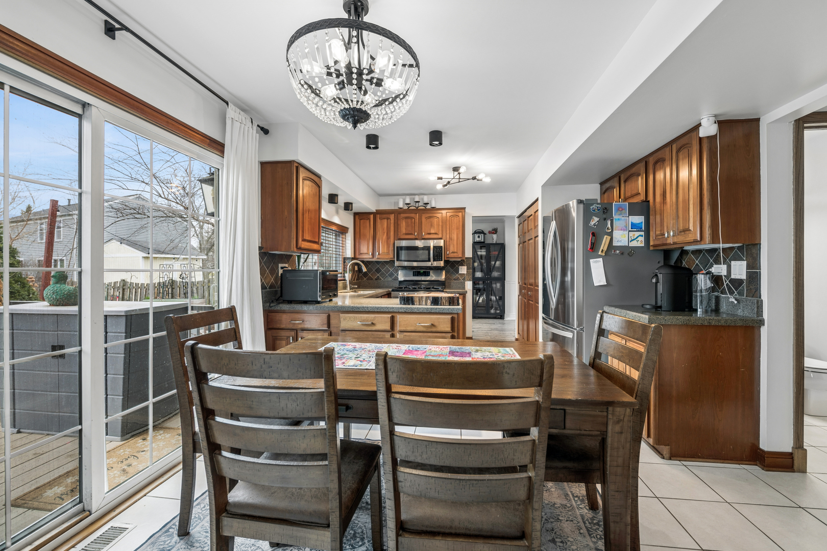 1112 WOODLAKE Drive, Carol Stream, IL 60188