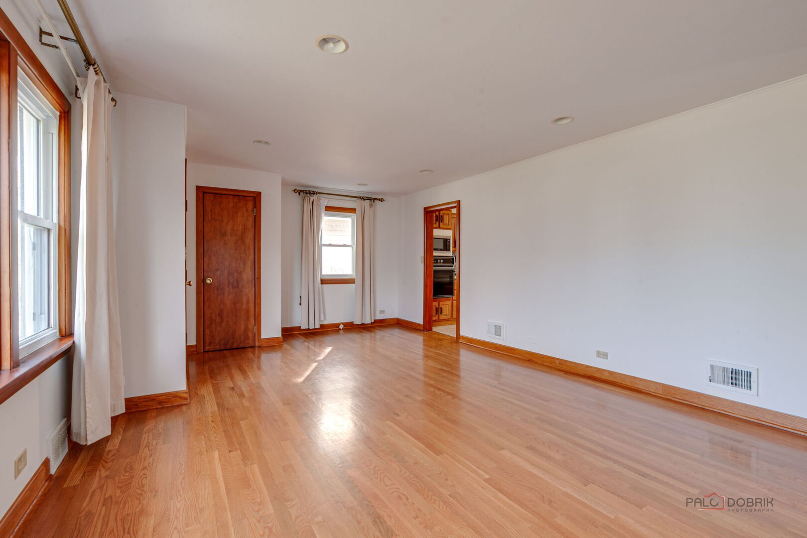 555 Longfellow Avenue, Deerfield, IL 60015