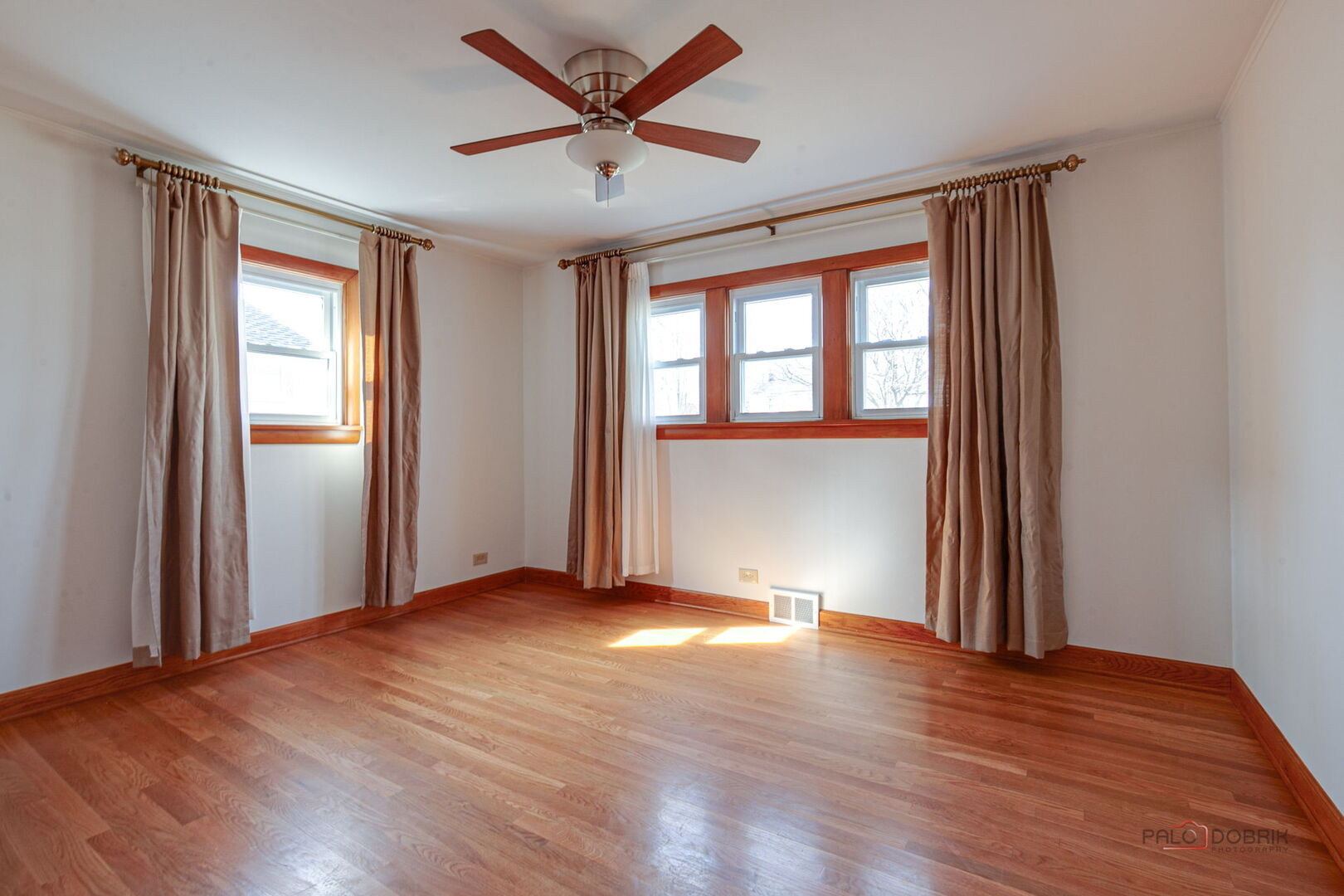 555 Longfellow Avenue, Deerfield, IL 60015